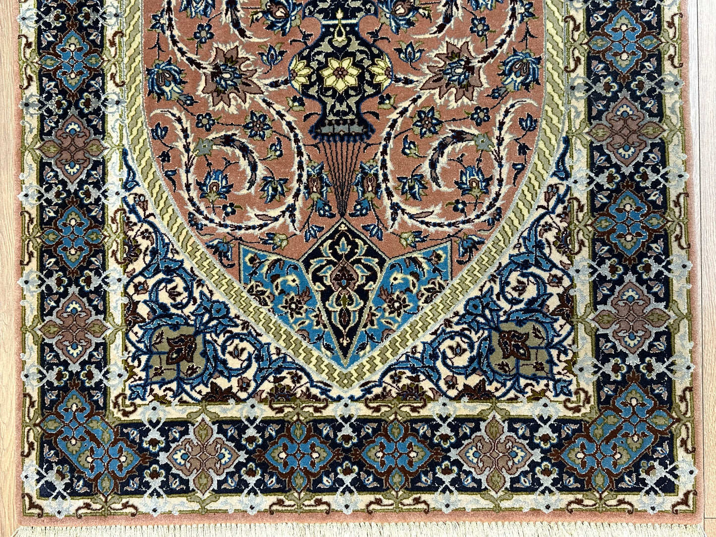 Perser Teppich Isfahan Handgeknüpft aus Korkwolle Seide auf Seide 126x82