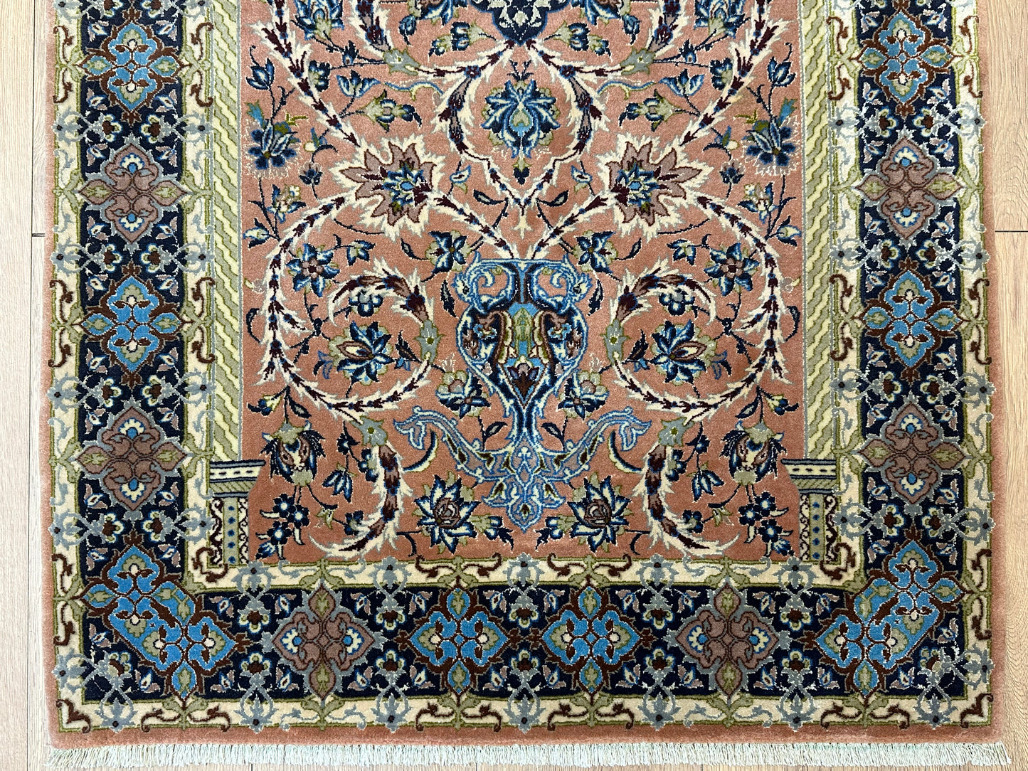 Perser Teppich Isfahan Handgeknüpft aus Korkwolle Seide auf Seide 126x82