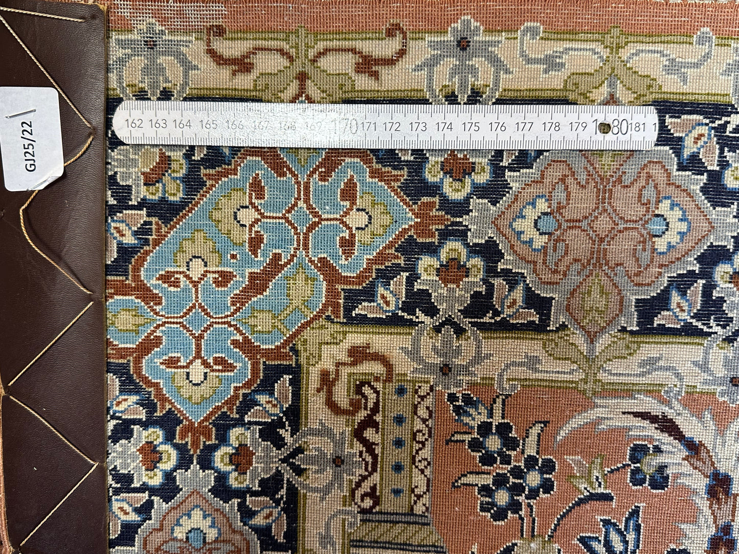 Perser Teppich Isfahan Handgeknüpft aus Korkwolle Seide auf Seide 126x82