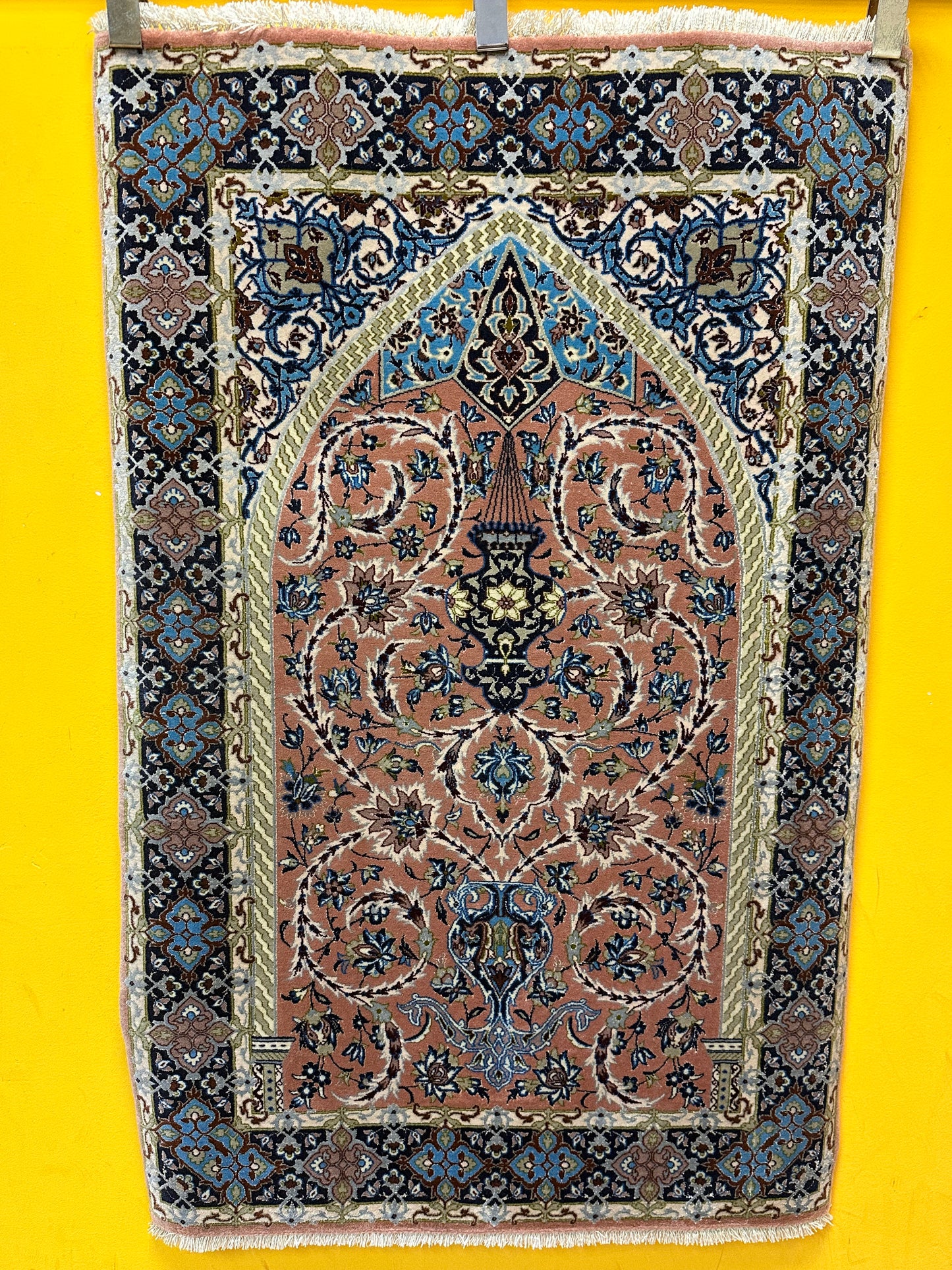 Perser Teppich Isfahan Handgeknüpft aus Korkwolle Seide auf Seide 126x82
