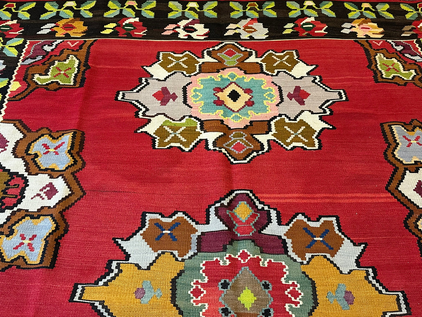 Orientteppich handgeknüpft 270x207cm antik naturfarben Karadga Kelim