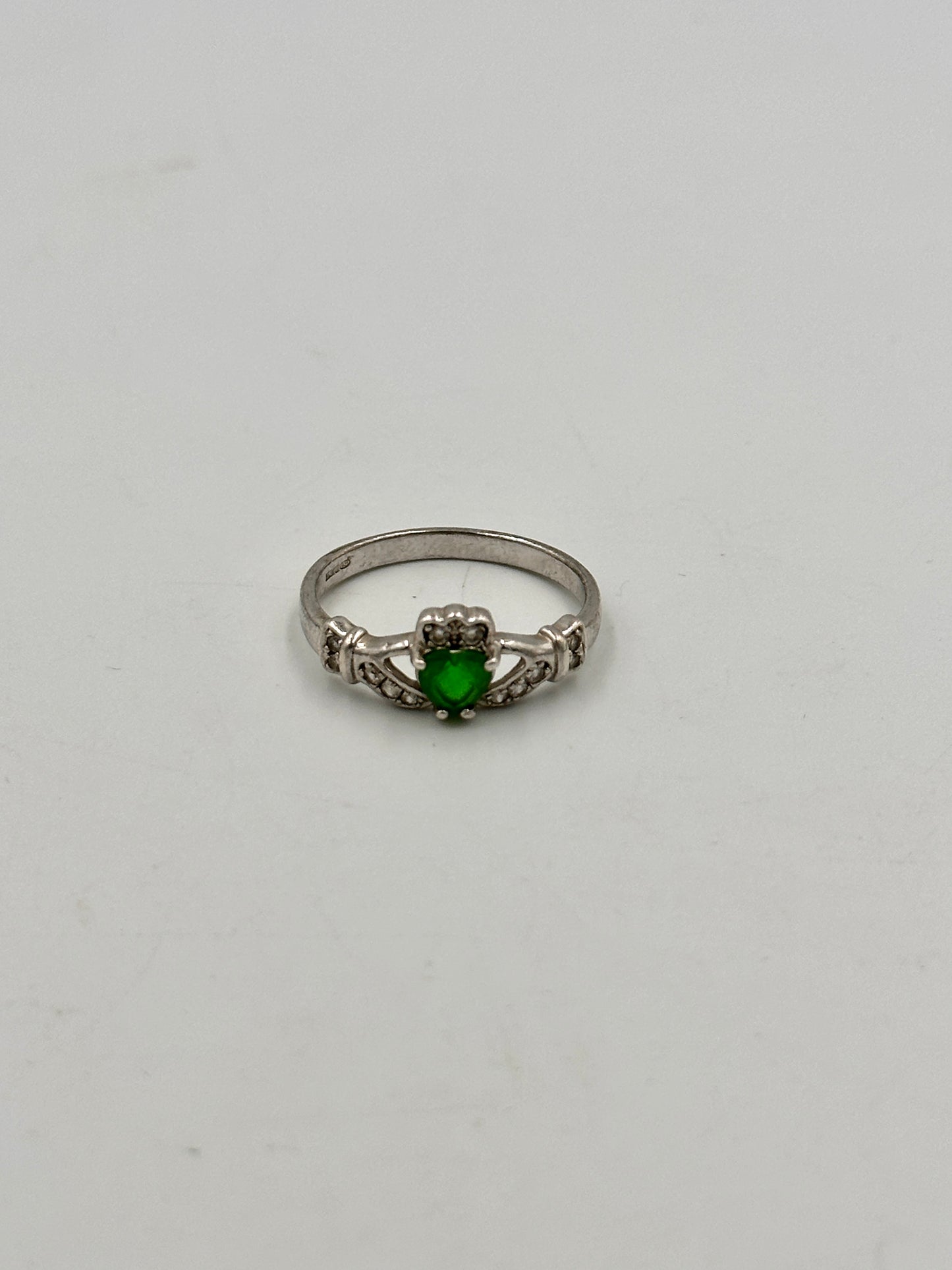 Art Deco Silber 925 Ring mit Herzförmigem Grünen Edelstein Ringgröße: 58