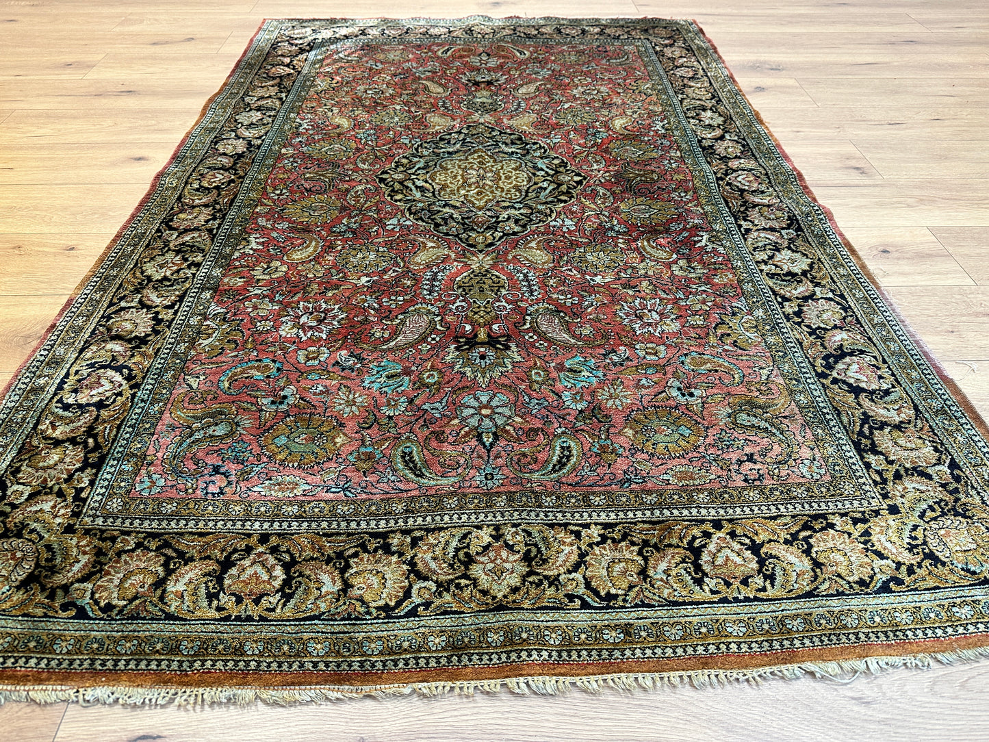 Handgeknüpfter Perser Orientteppich Ghom Seidenteppich Medaillon 214x142cm