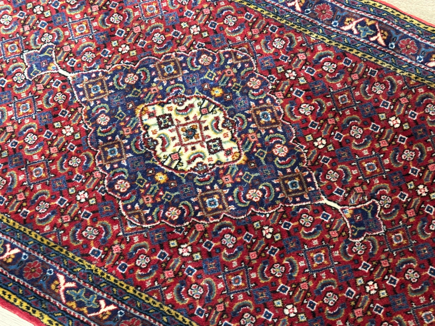 Orientteppich handgeknüpft 133x65 cm Täbriz Mahi