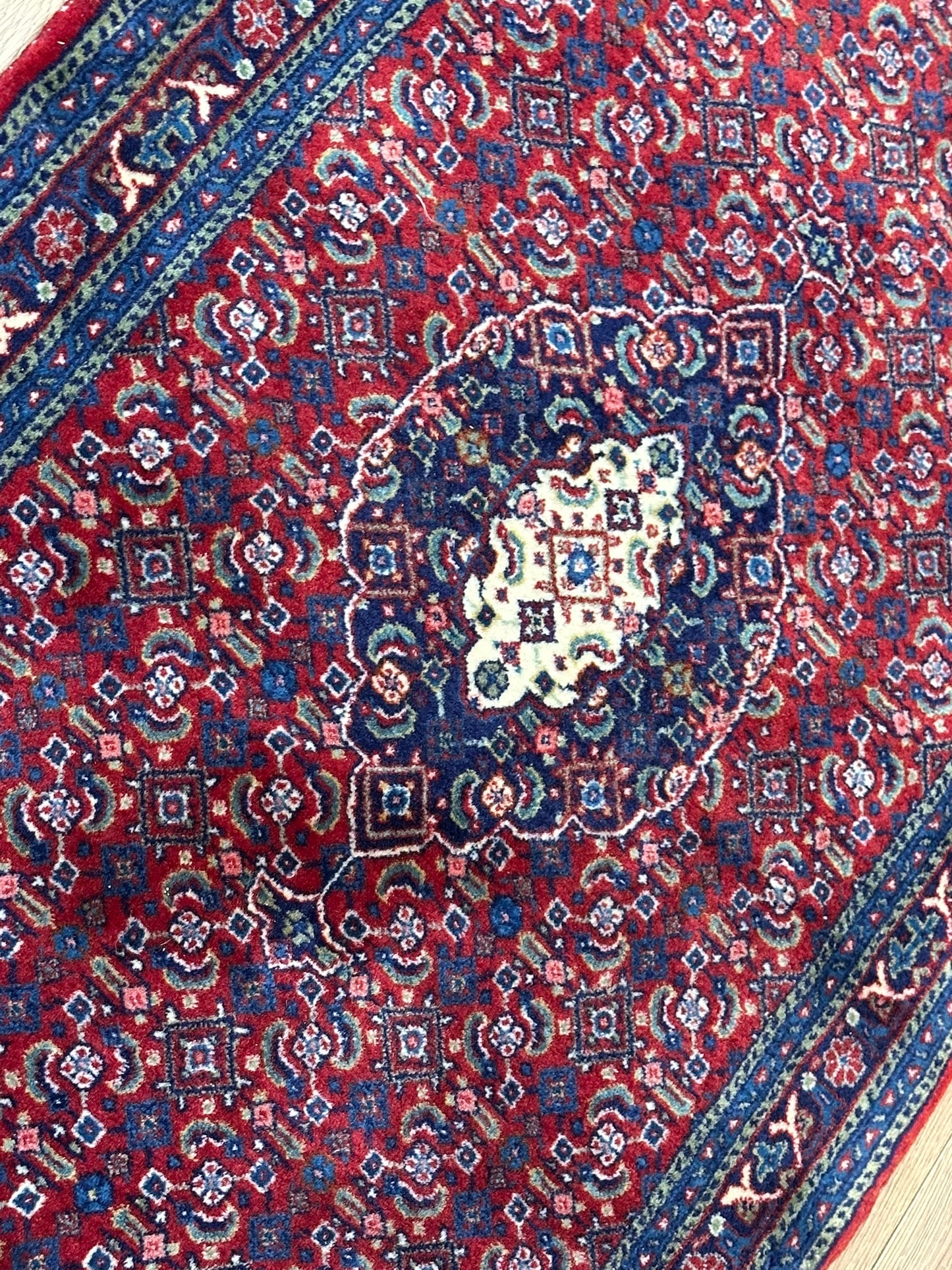 Orientteppich handgeknüpft 125x66 cm Täbriz Mahi