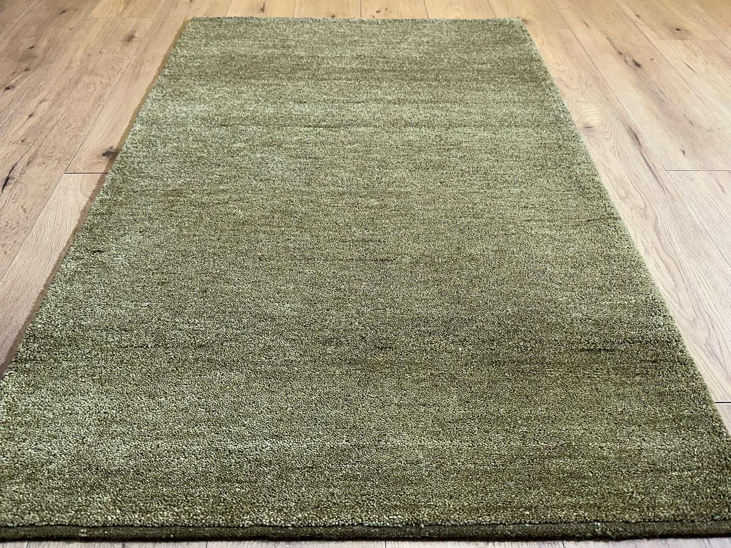 Indischer Gabbeh Teppich Handgeknüpft Olivgrün Unifarben 160x90 cm