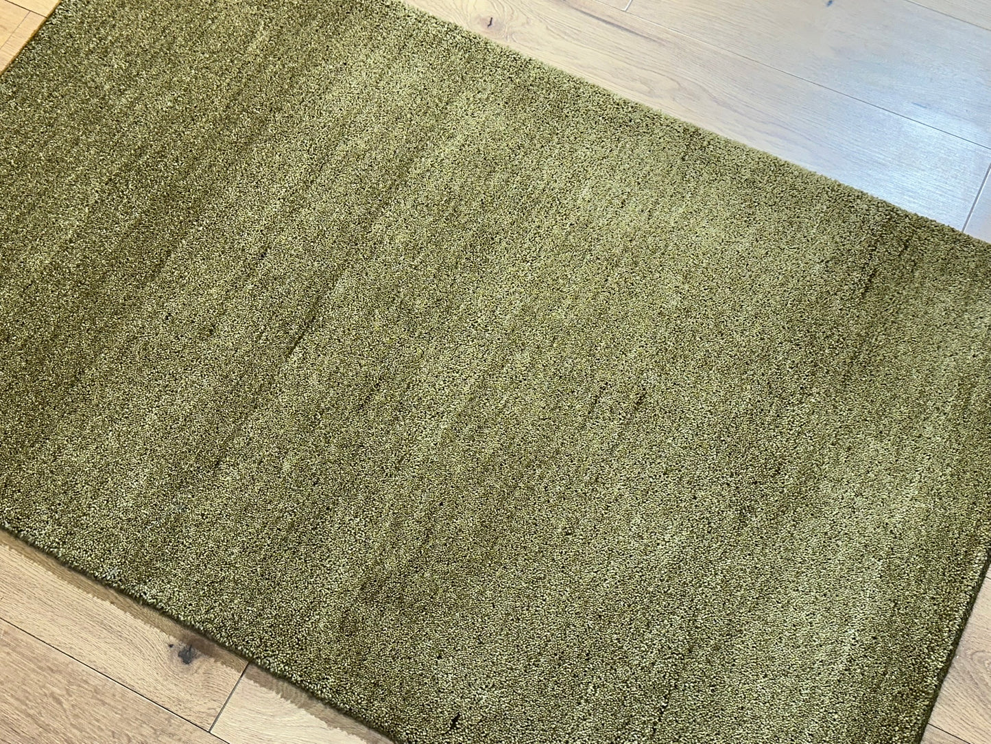 Indischer Gabbeh Teppich Handgeknüpft Olivgrün Unifarben 160x90 cm