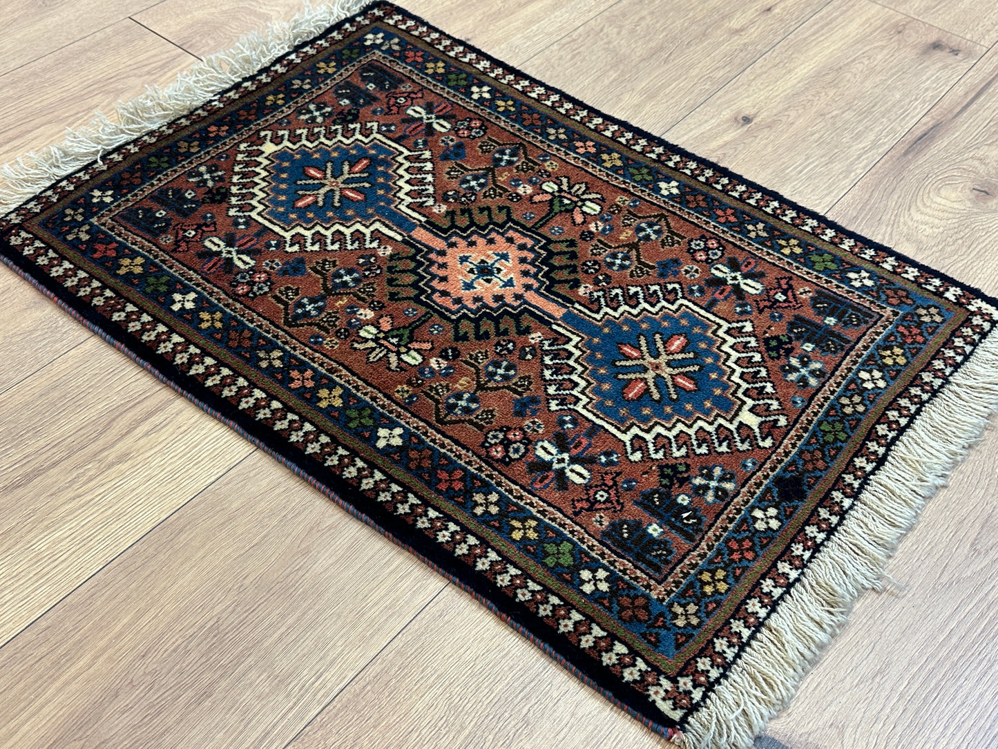 Handgeknüpfter Perser Orientteppich Yalameh 76x55 cm