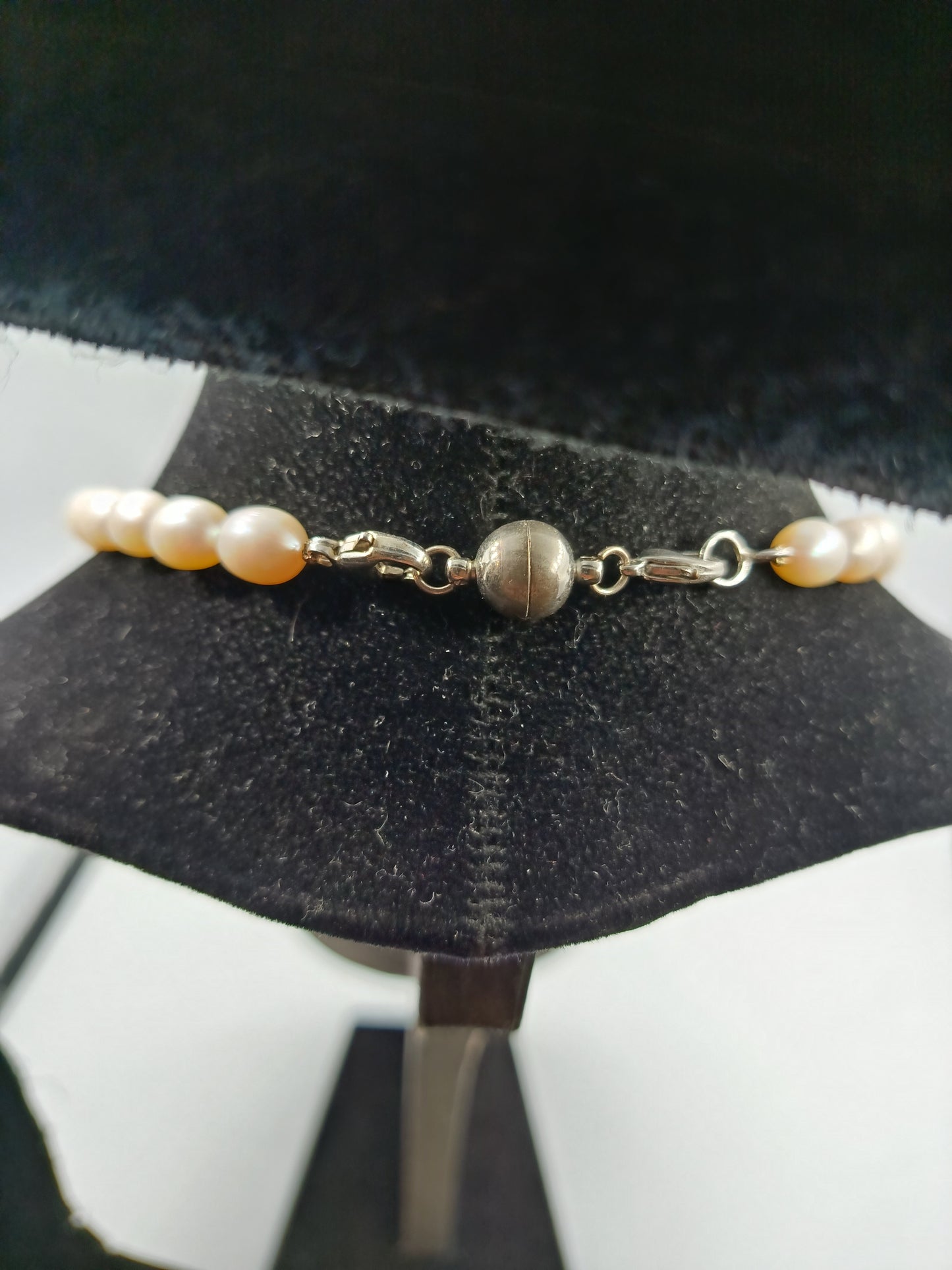 Elegantes Vintage-Perlen-Collier mit Silberverschluss