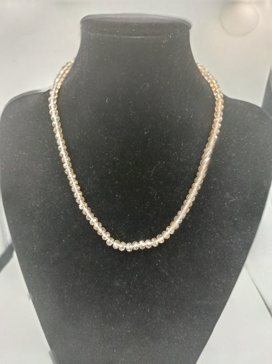 Funkelnde Glasperlenkette in Champagner-Ton