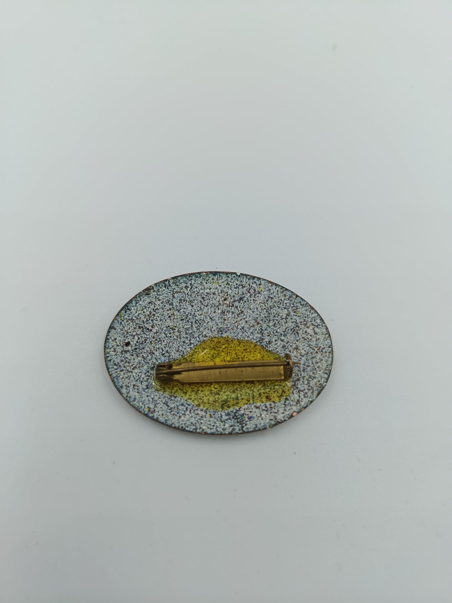 Vintage Emaille-Brosche mit Blumenmotiv