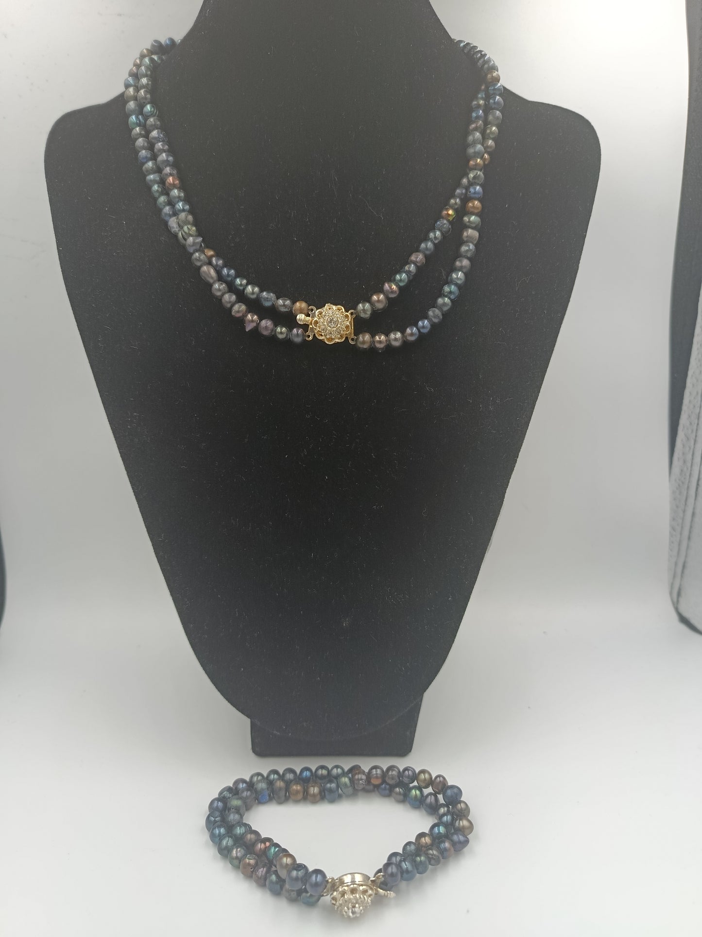 Elegantes Perlen-Set mit Strass-Schließe (Collier & Armband) Kette