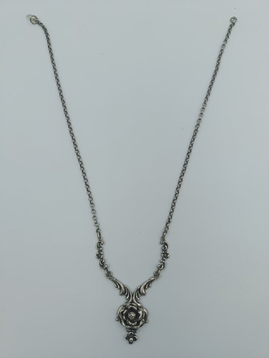 Antikes Collier aus 925er Silber mit Rosenornament