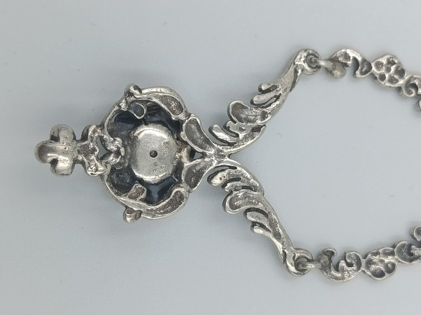 Antikes Collier aus 925er Silber mit Rosenornament