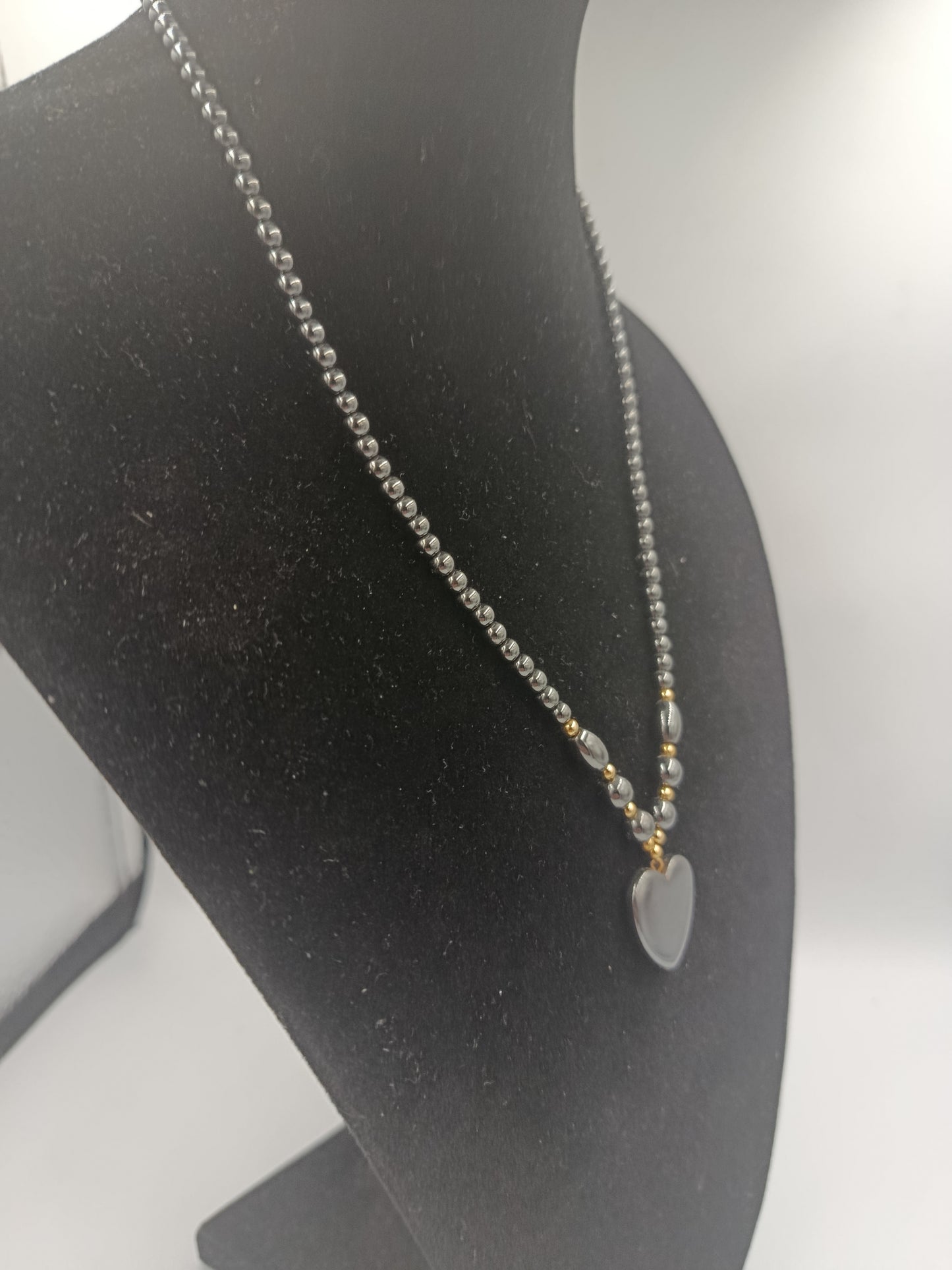 Hämatit-Kette mit Herzanhänger