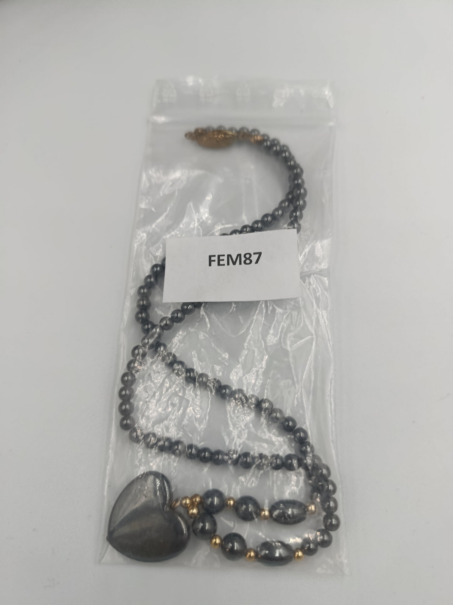 Hämatit-Kette mit Herzanhänger