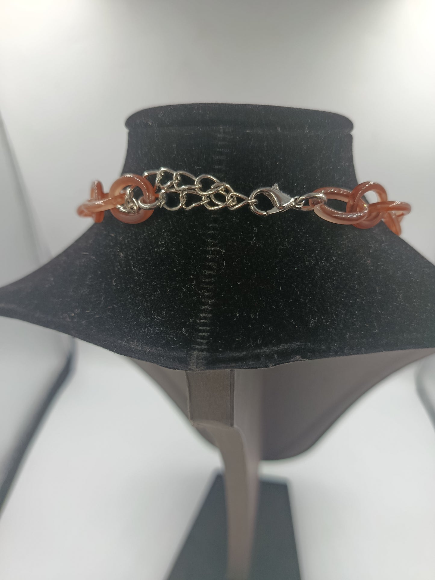 Modische Statement-Kette mit Blüten aus Acryl