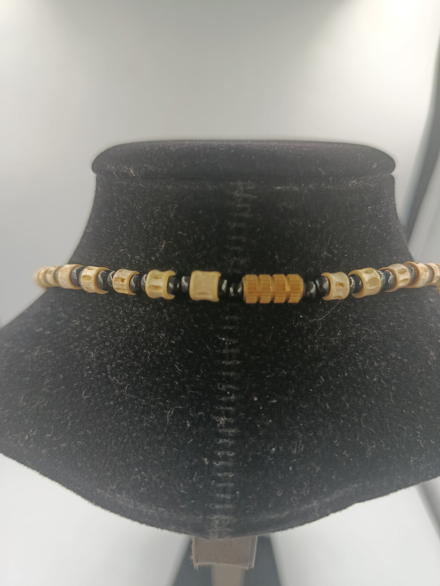 Ethno-Holzperlenkette in Schwarz und Naturtönen