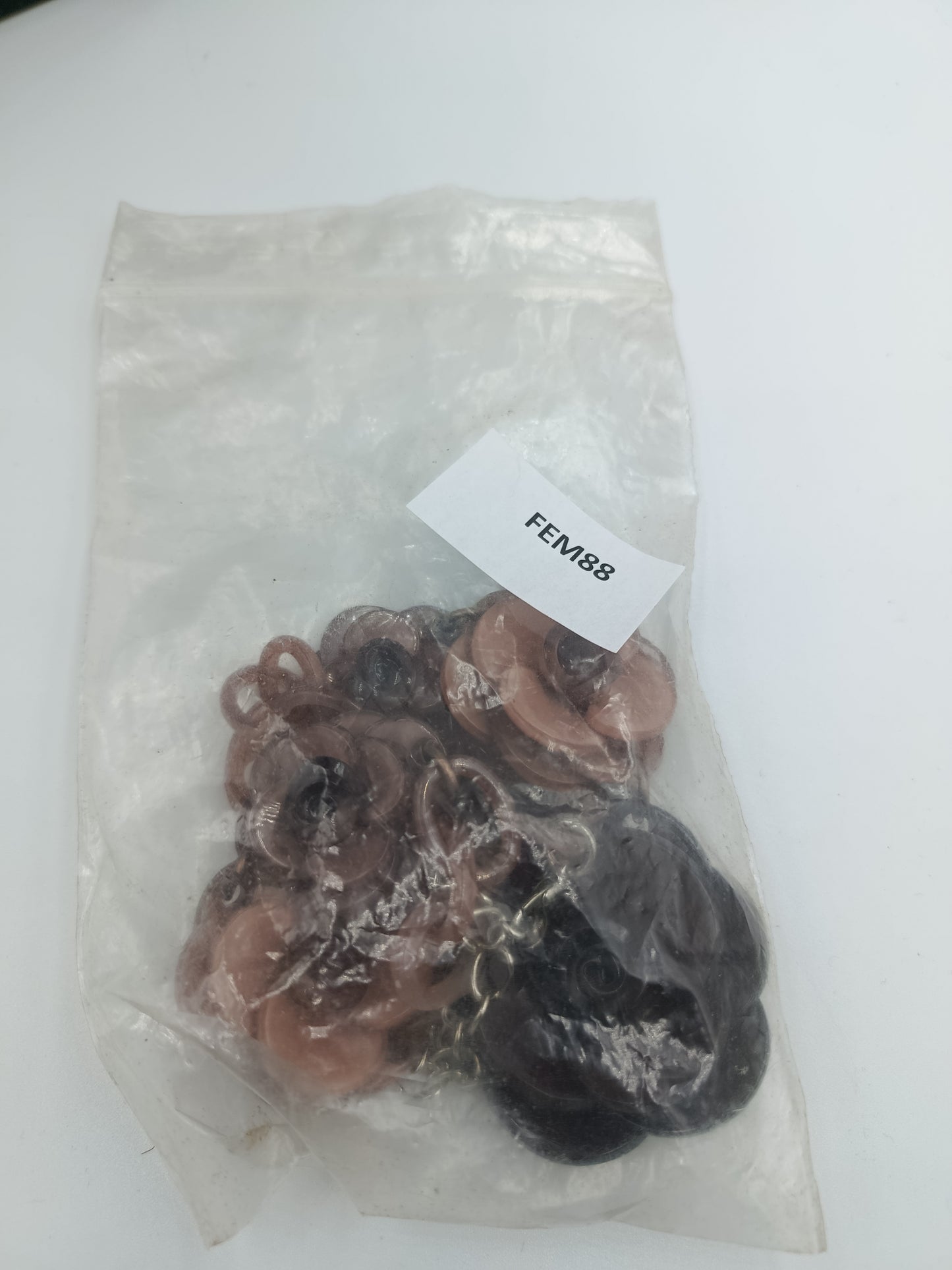 Modische Statement-Kette mit Blüten aus Acryl