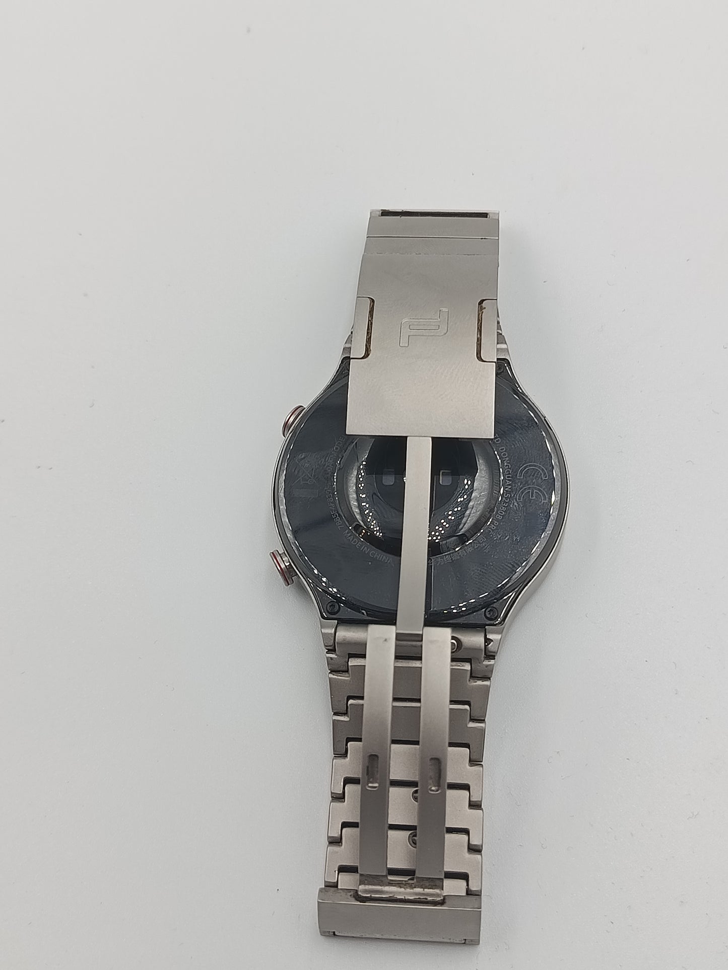 Uhr Porsche Design Smartwatch mit Titanarmband