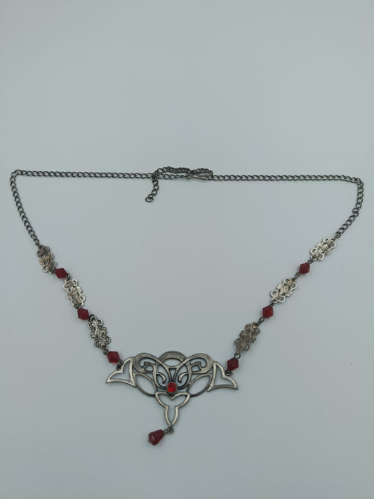 Antike Silberkette mit roten Glassteinen