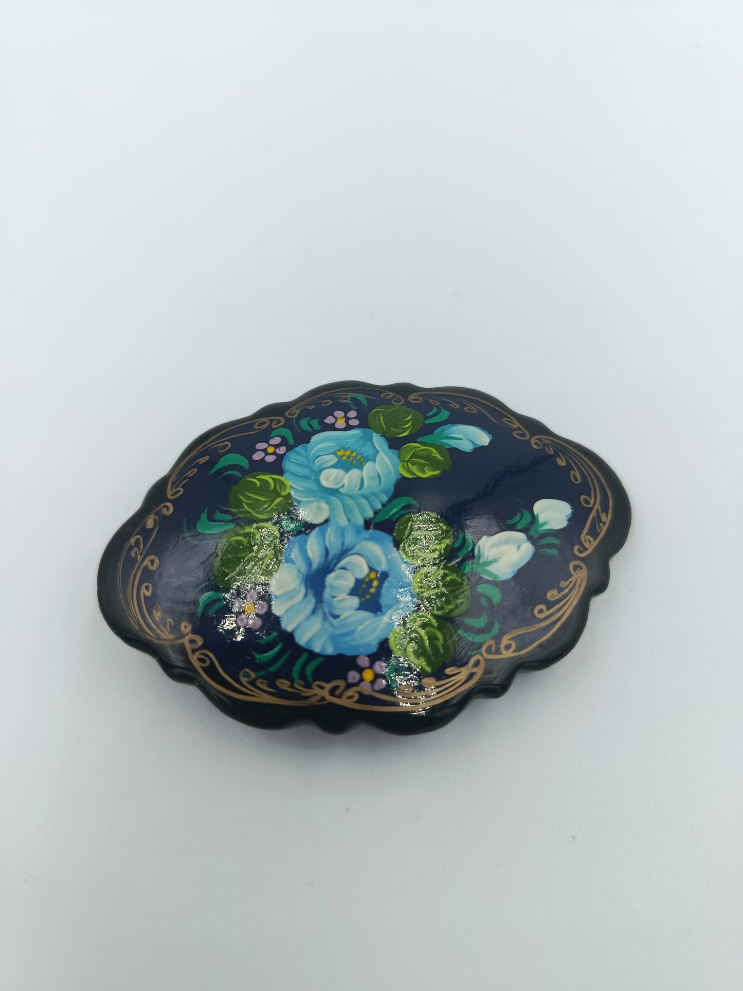 Handbemalte Vintage-Brosche mit Blumenmotiv