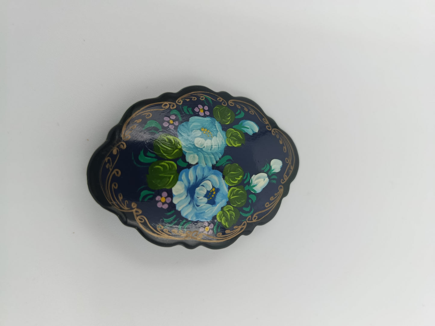 Handbemalte Vintage-Brosche mit Blumenmotiv