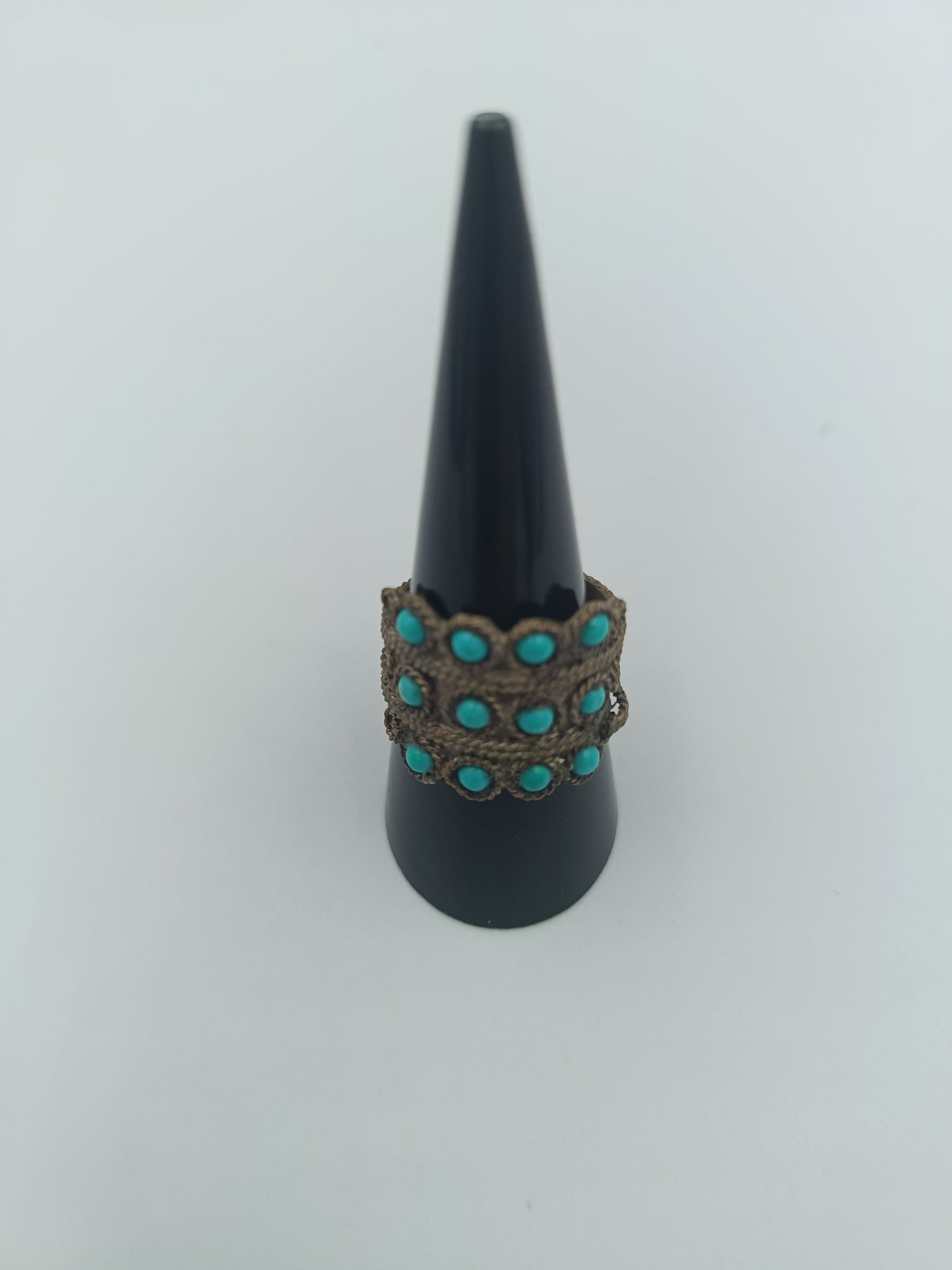 Antiker Ethno-Ring mit Türkis-Akzenten