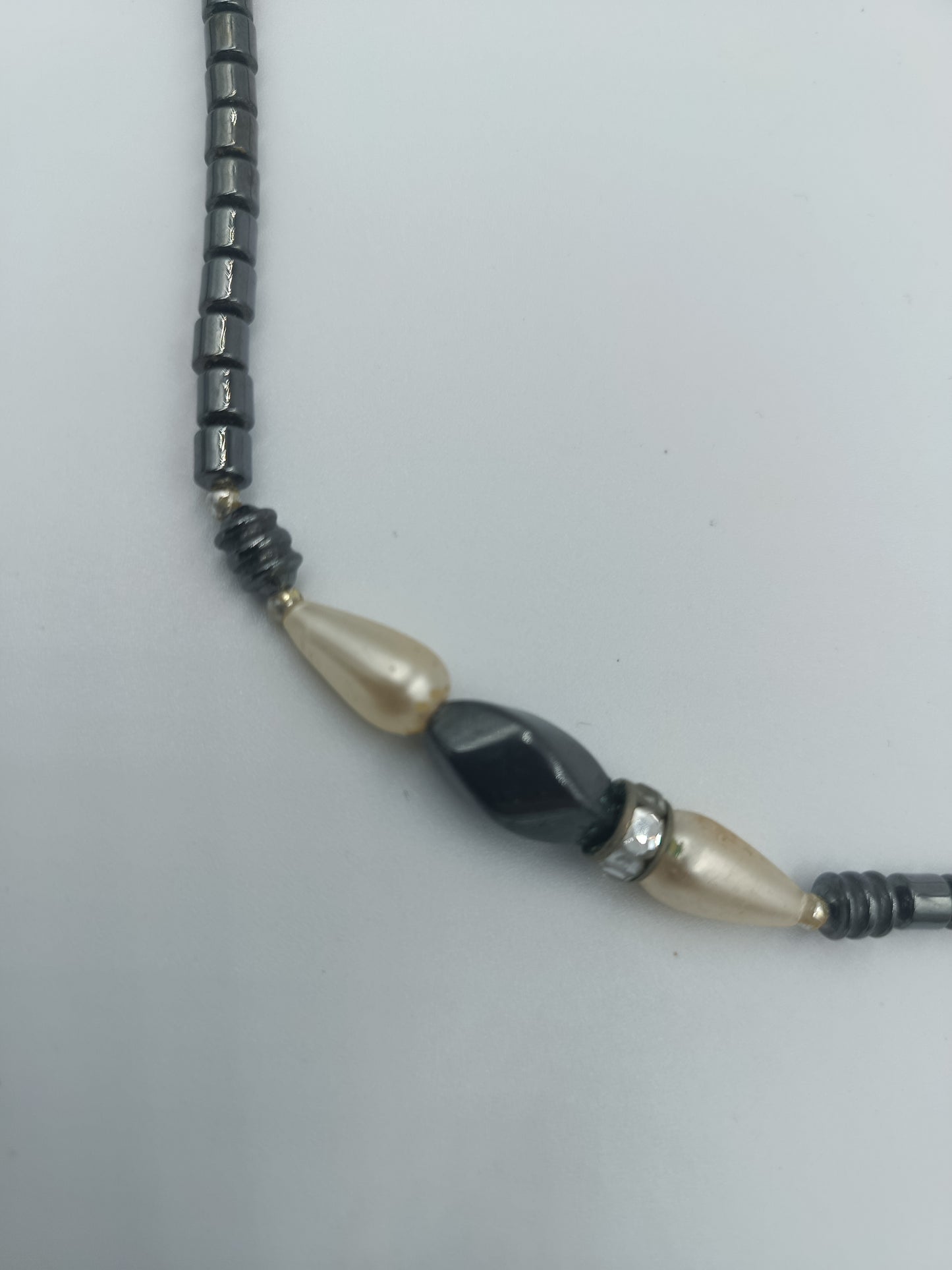 Hämatit-Perlenkette mit Perlenimitat & Strass