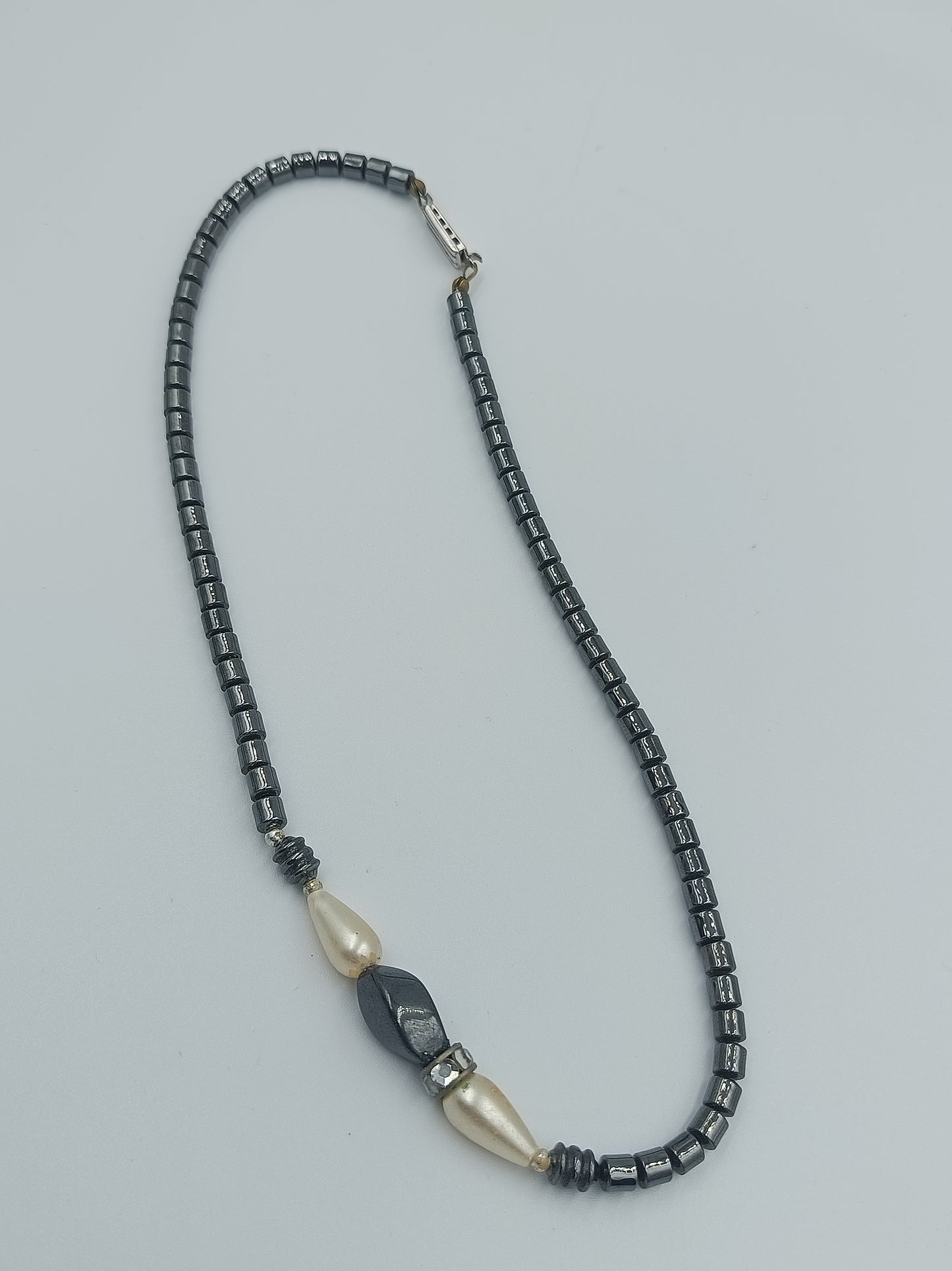 Hämatit-Perlenkette mit Perlenimitat & Strass