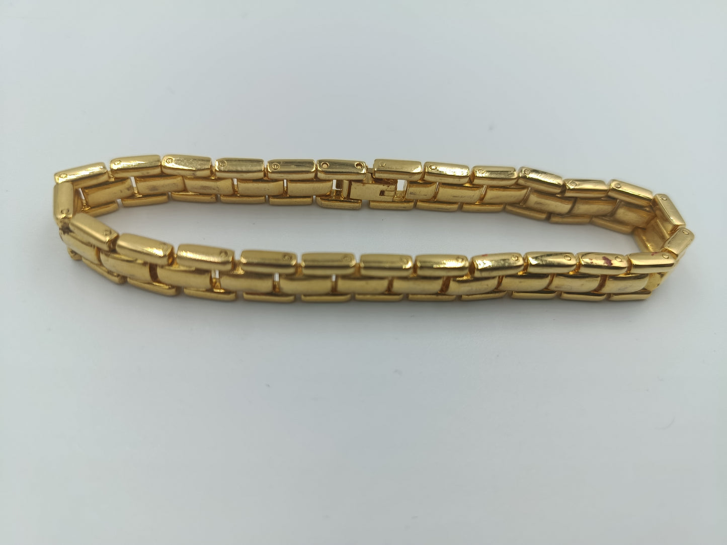 Vergoldetes Panzerarmband mit Glied-Design