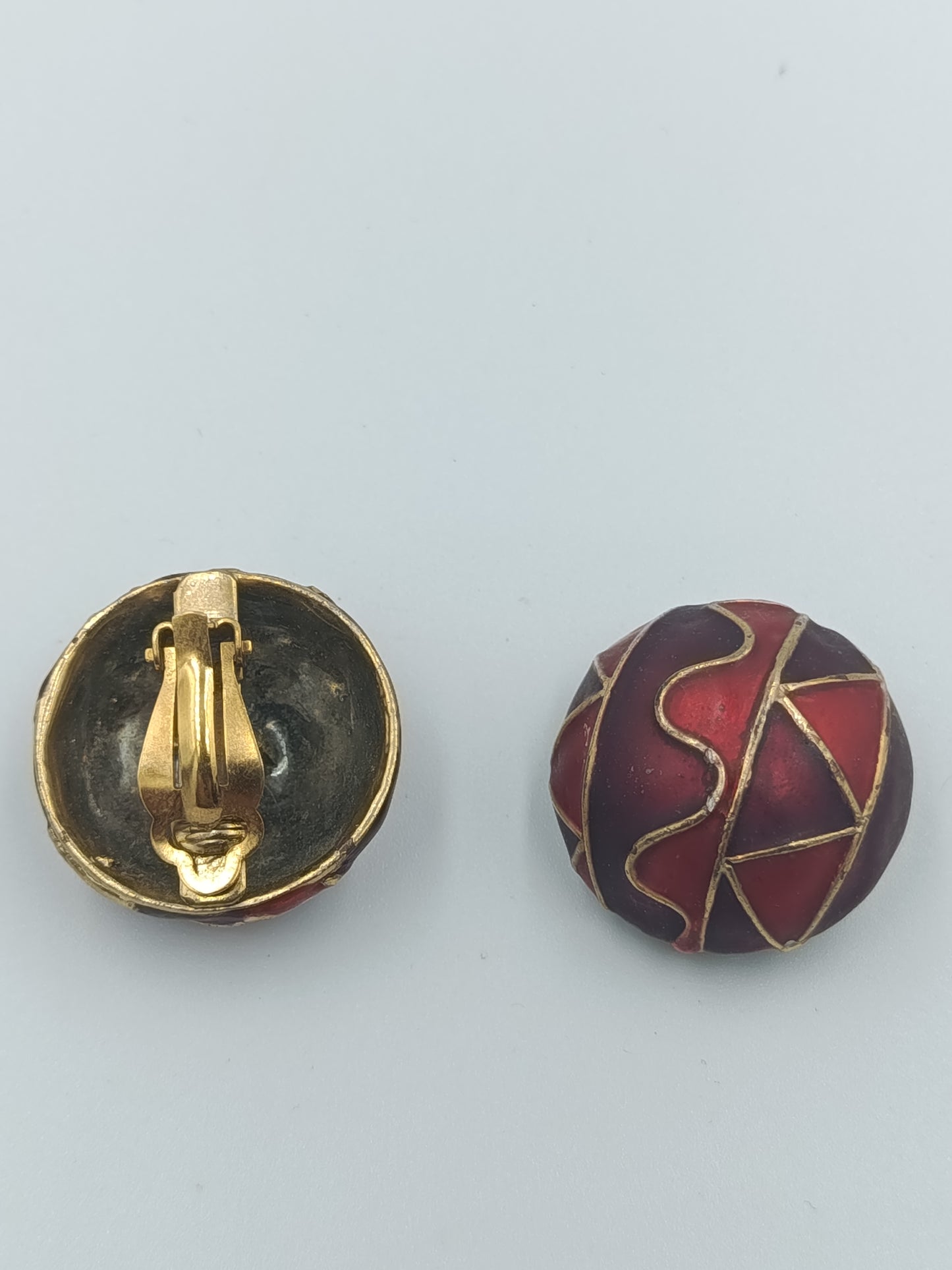 Runde Ohrclips im Rot-Gold-Design