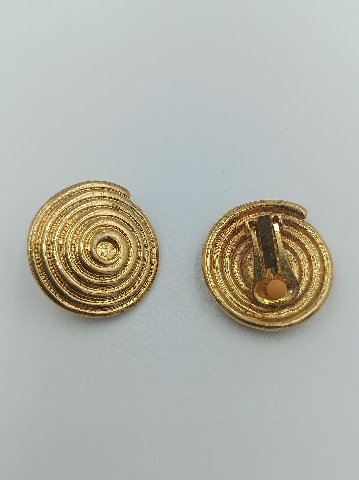 Goldfarbene Vintage Ohrclips, Rund mit Kreisdesign