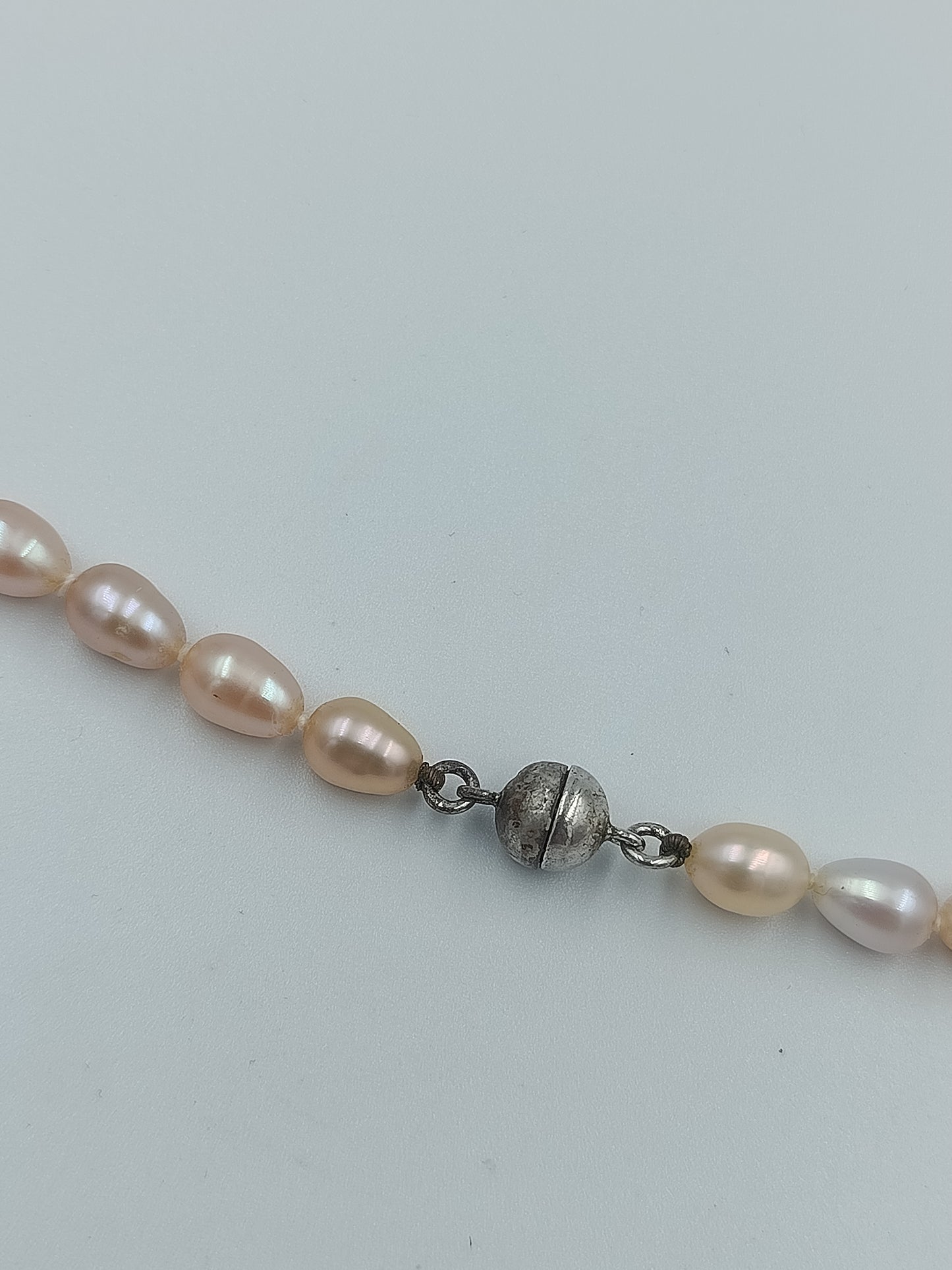 Elegante Perlenkette mit Magnetverschluss