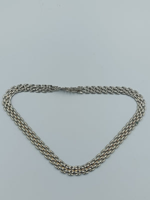 Silberfarbene Gliederkette