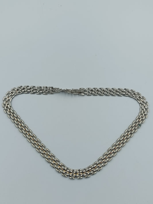 Silberfarbene Gliederkette