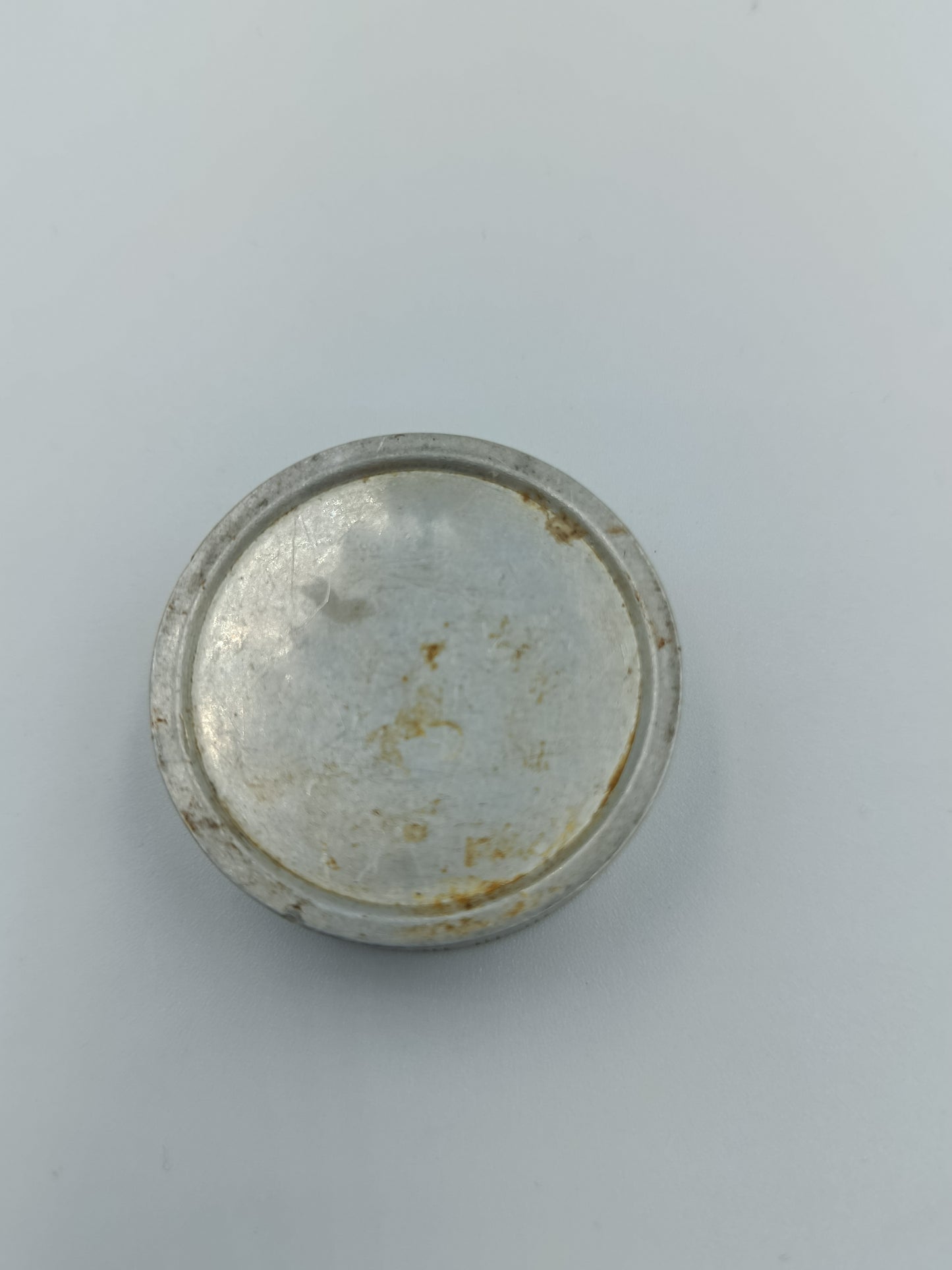 Runde Vintage-Dose „ROSAMY“ mit Vogelmotiv