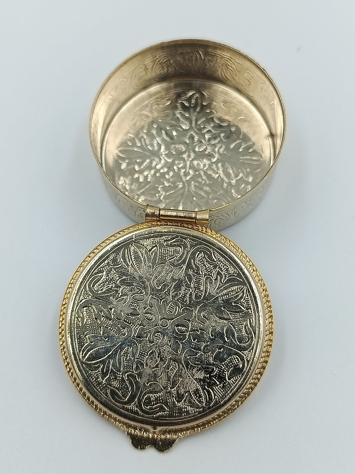 Runde Schmuckdose mit floraler Emaille