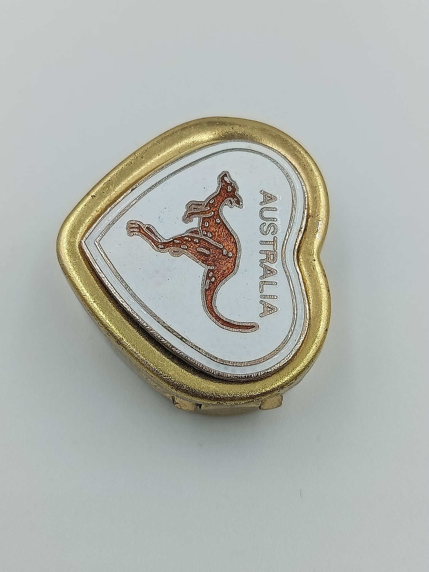 Herzförmige Pillendose „Australia“ mit Känguru-Motiv