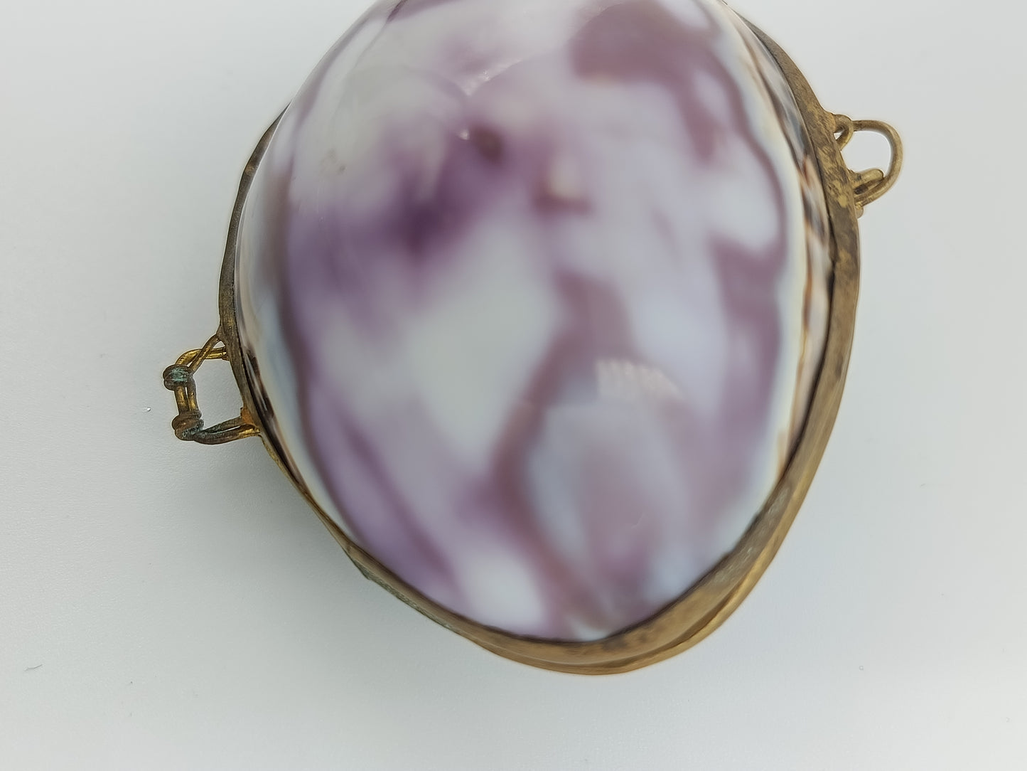 Muschel-Döschen mit Messingfassung