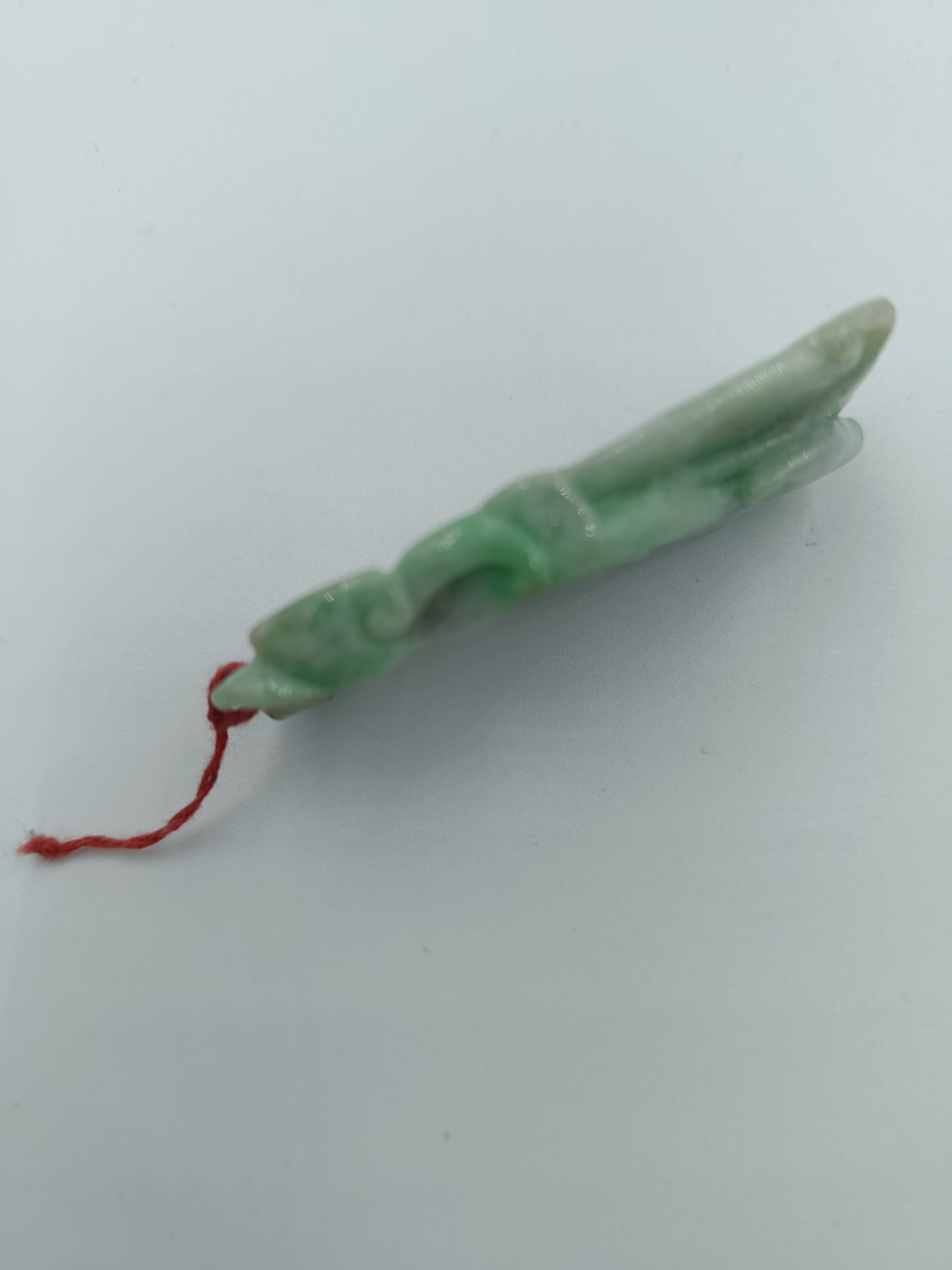 Handgeschnitzter Jadestein-Anhänger