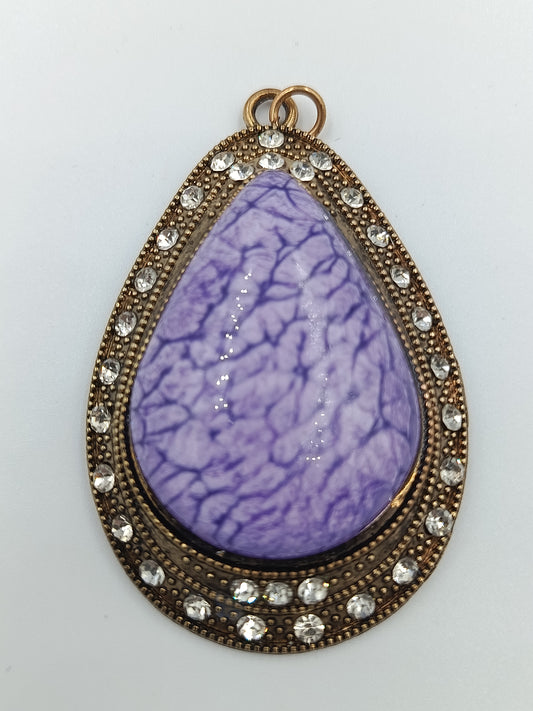 Tropfen-Anhänger mit lila Stein und Strassbesatz