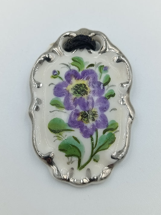 Porzellan-Anhänger mit Blumenmotiv