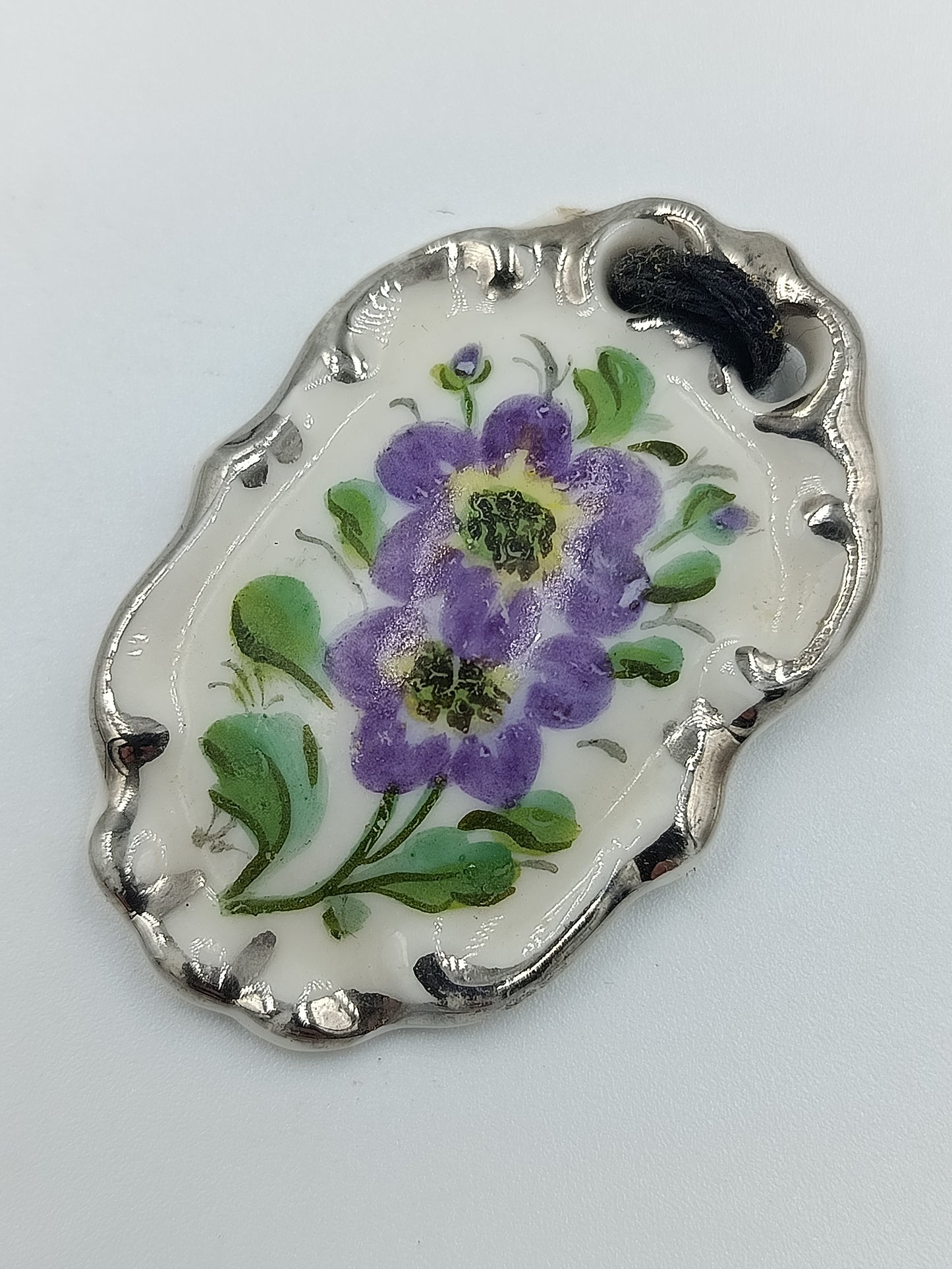 Porzellan-Anhänger mit Blumenmotiv