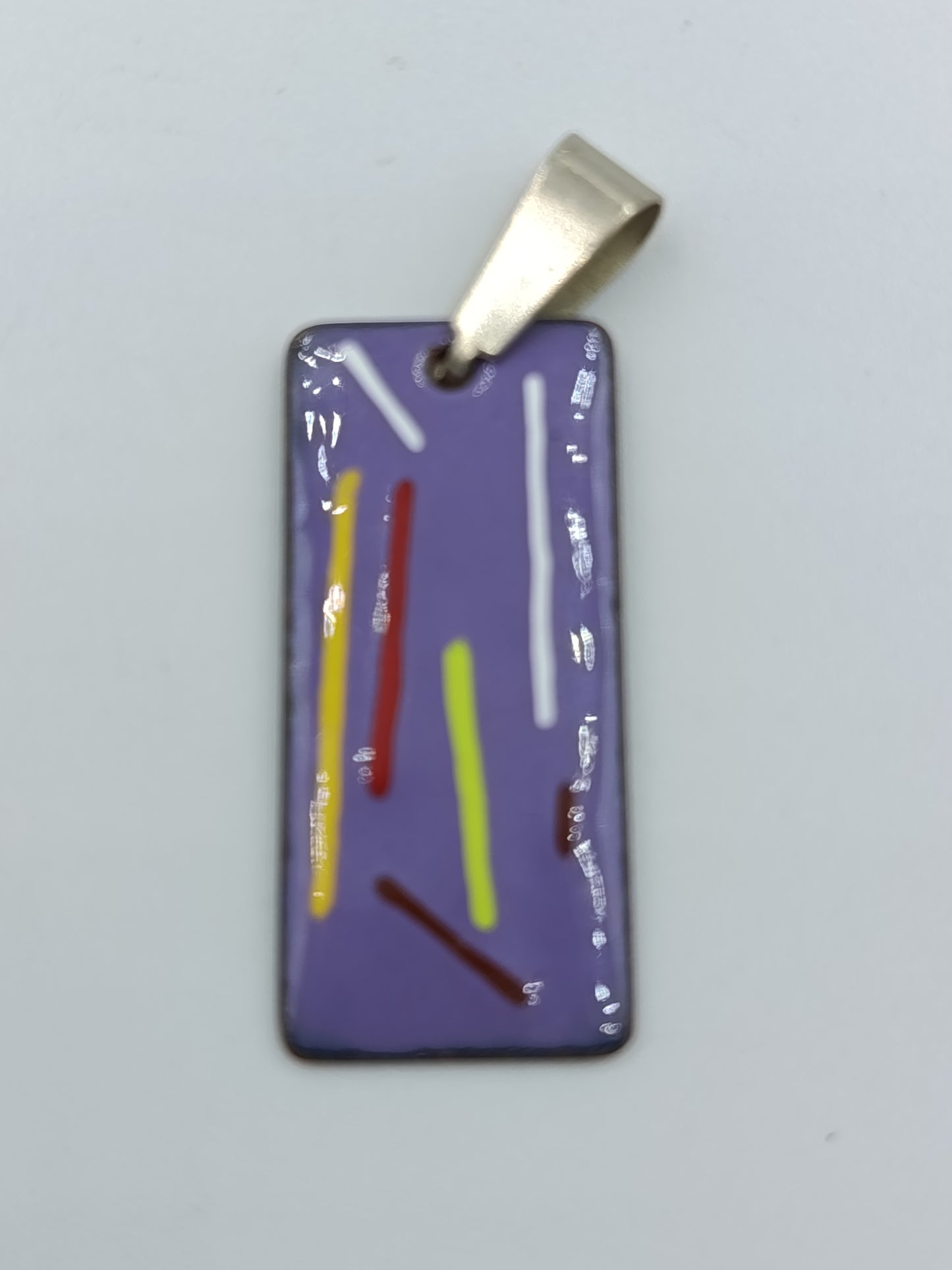 Emaille-Anhänger im Modern-Art-Stil