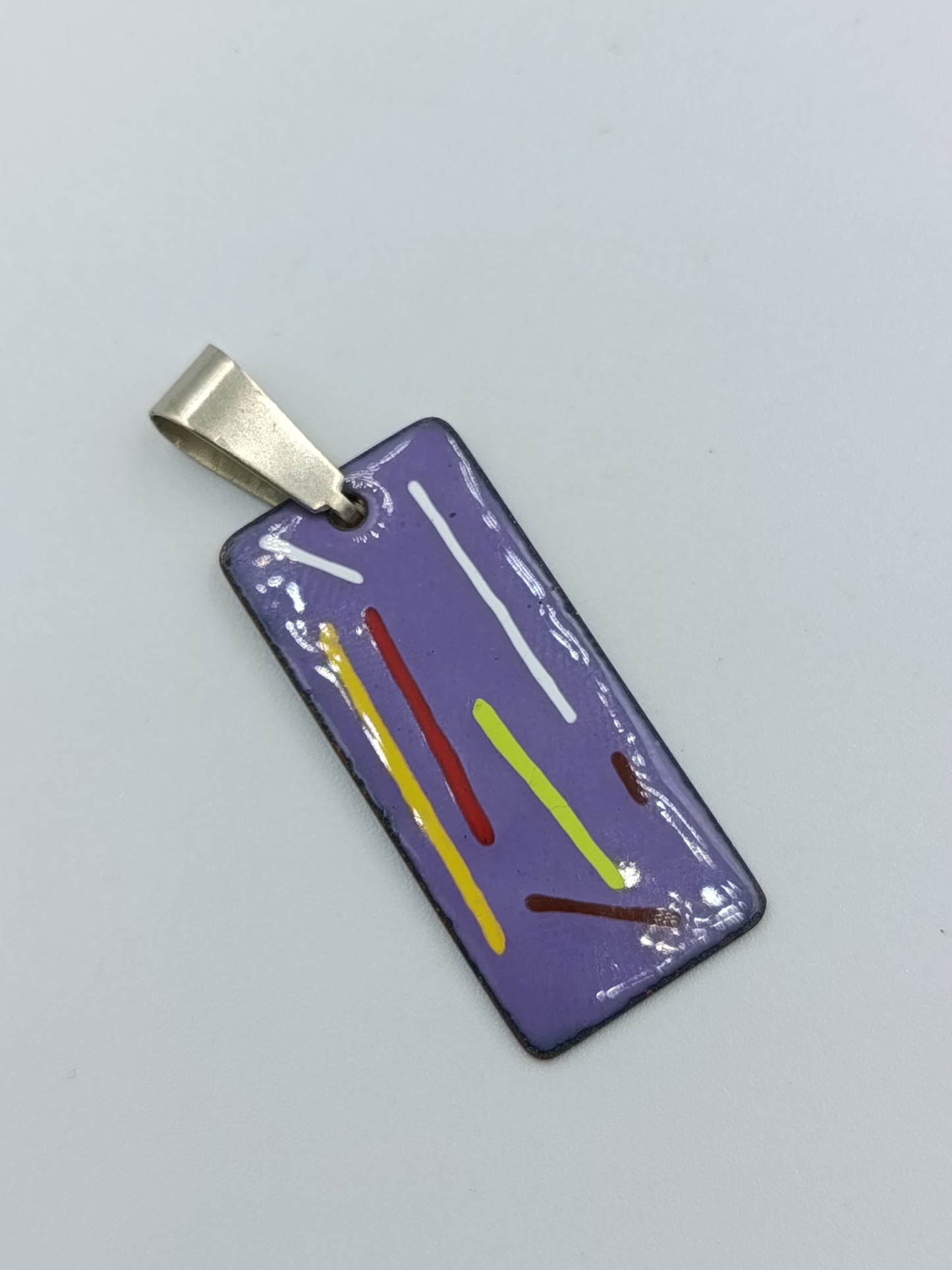 Emaille-Anhänger im Modern-Art-Stil