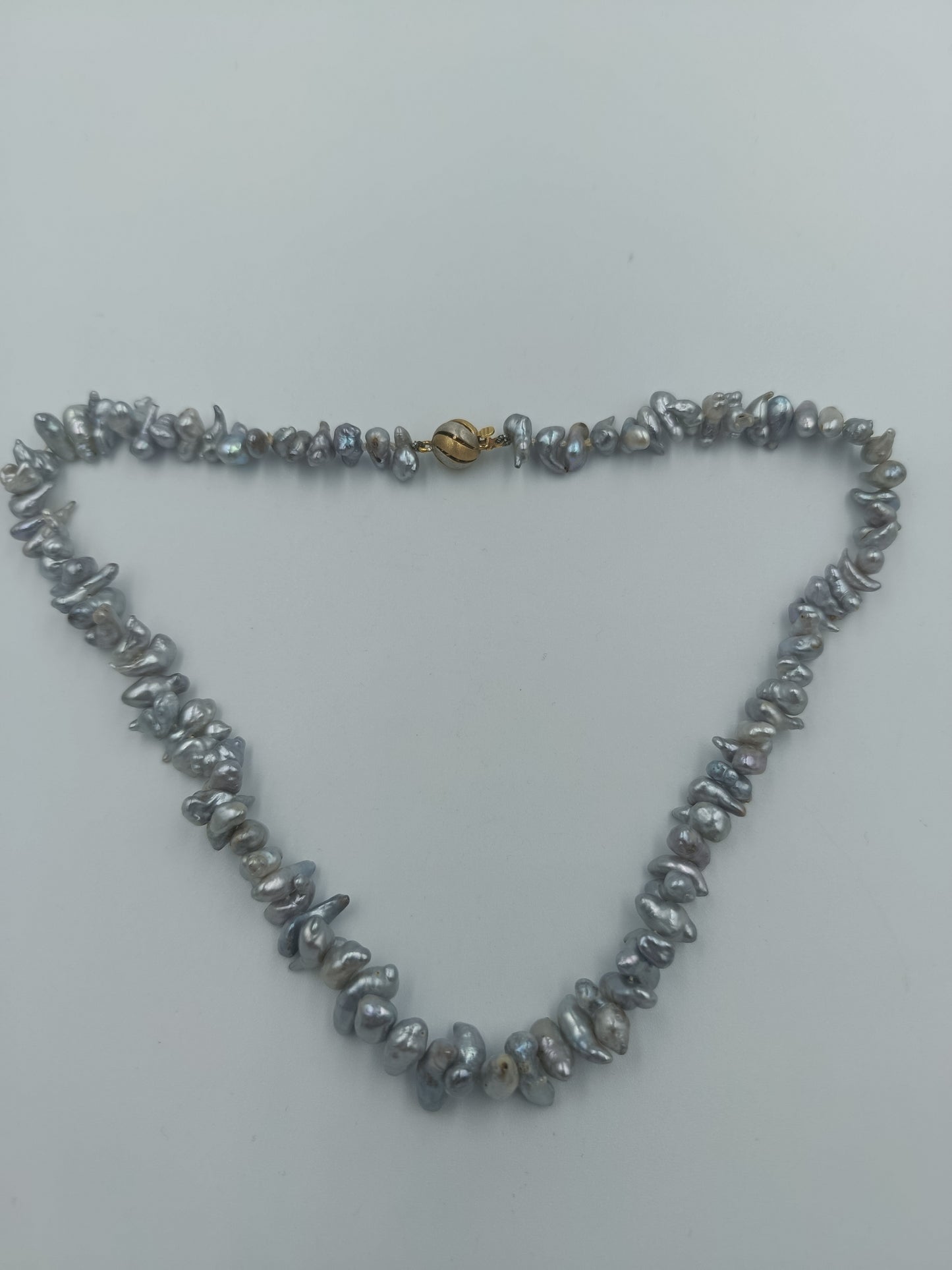 Graue Keshi-Perlenkette mit Goldverschluss 585k