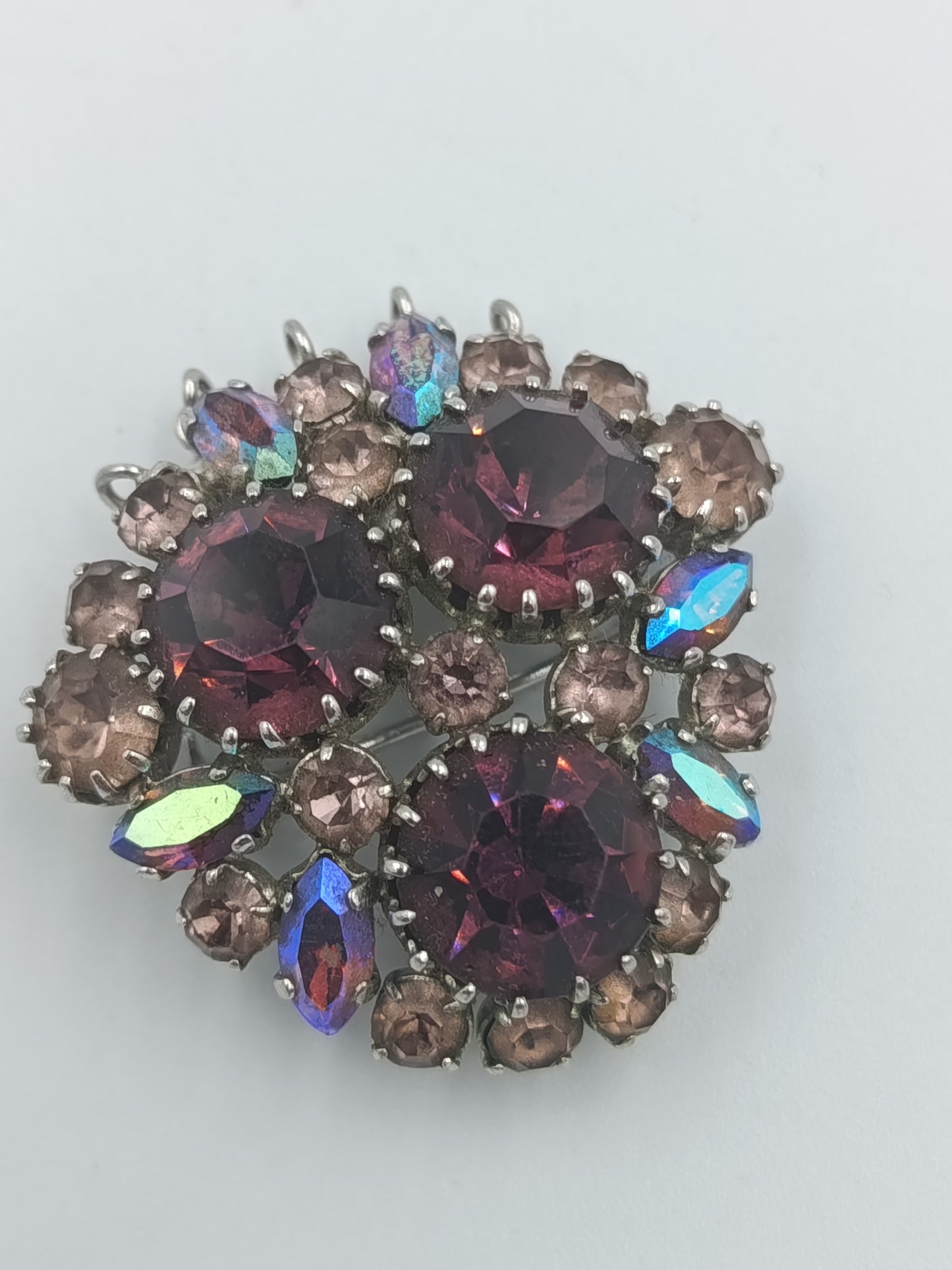 Vintage Strassbrosche in Rot- und Violetttönen