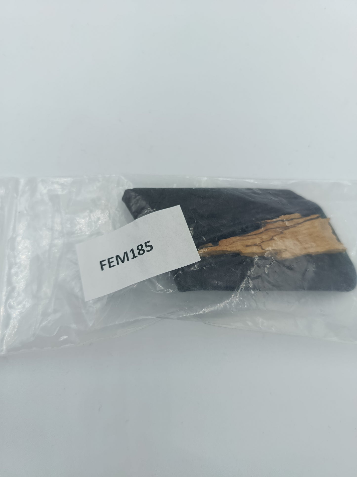 Vintage Lederbrosche mit Holz-Intarsie