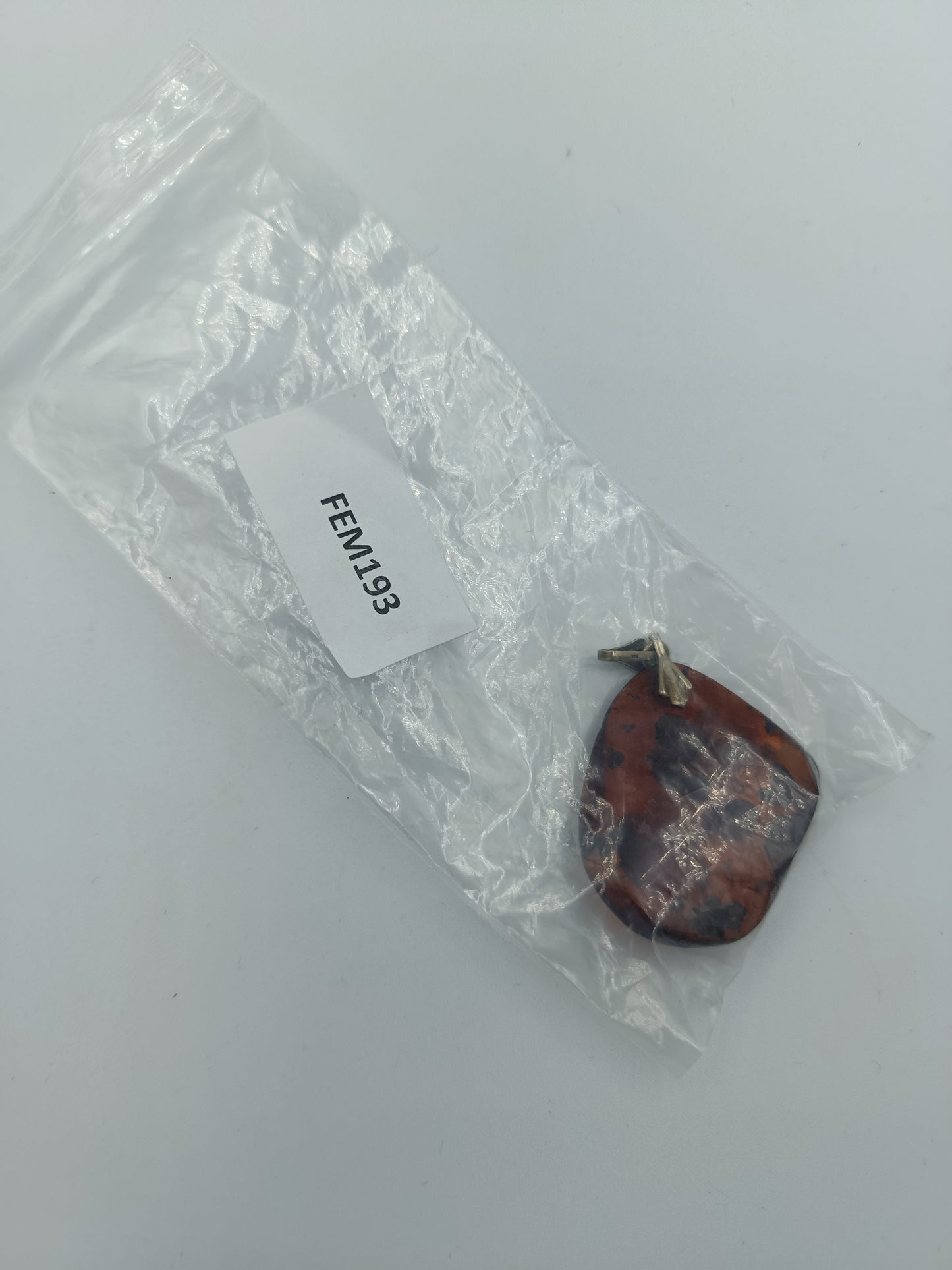 Bernsteinanhänger in Naturform